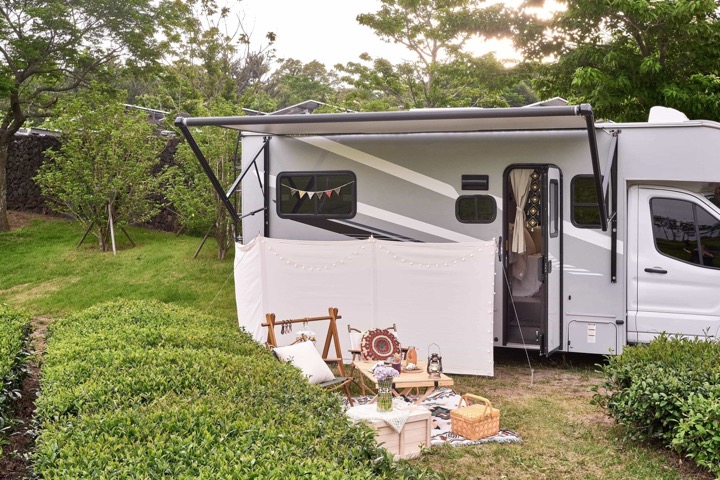 Innisfree lists green tea farms in Korea’s Jeju island on Airbnb