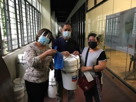 Chevron donates Bokashi Pinoy Compost Kits to less fortunate families in Tondo, Manila