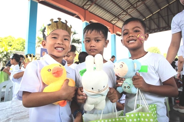 SHARE- A- TOY AT THE SM STORE