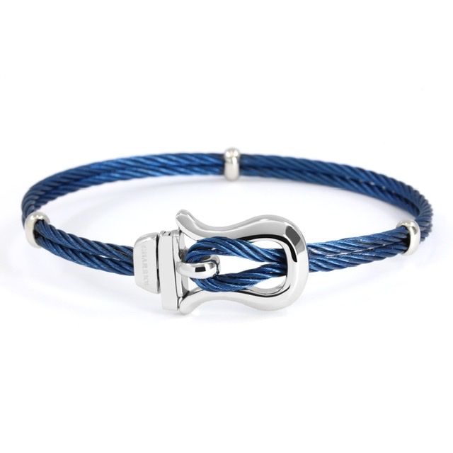 VALENTINE’S GIFTS TO FALL FOR