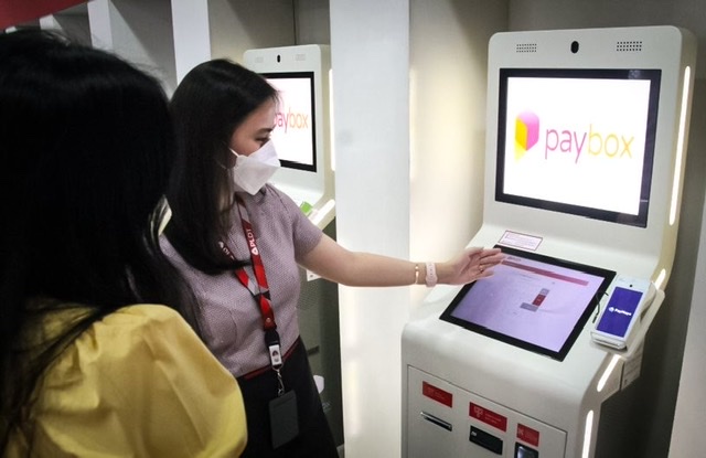 PLDT, Smart pilot Paybox kiosks in key stores for customer convenience