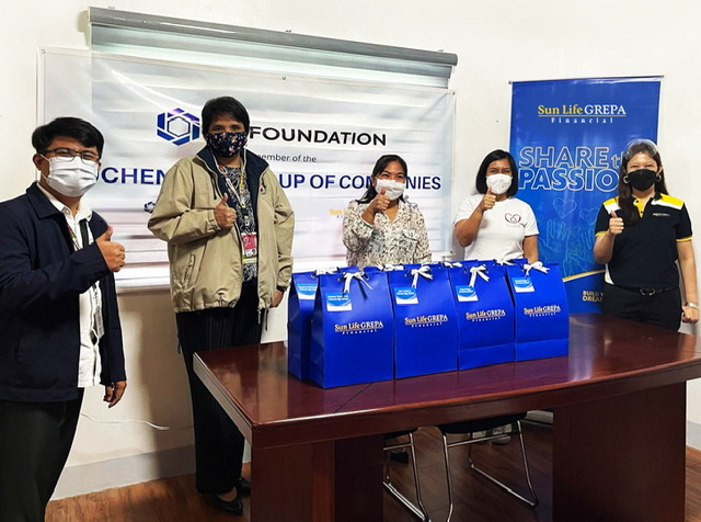 SUN LIFE GREPA AND A.Y. FOUNDATION DONATE TABLETS TO SCHOOLS IN GENERAL TRIAS