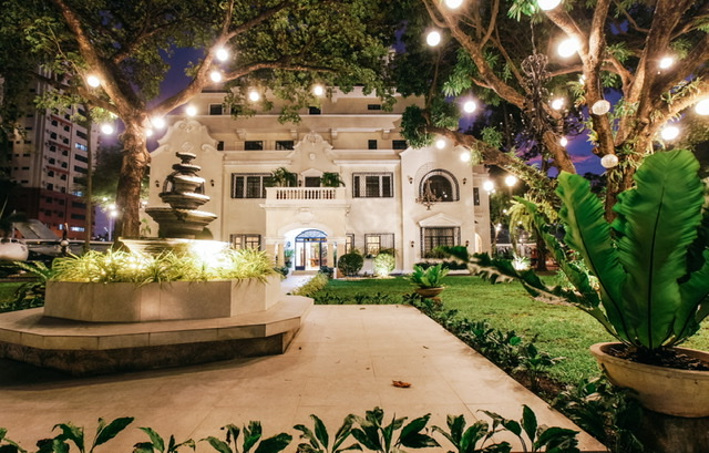 Elevate your date itinerary this love month with this Museum Tour and Picnic activity!