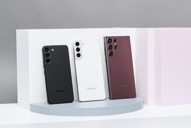 This is not your ordinary smartphone: Experience the epic standard with the all-new SAMSUNG Galaxy S22 Series, now available nationwide!