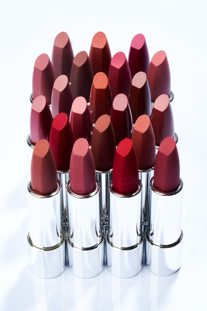 Meet the Lip Bullet – Issy & Co.’s modern take on the beloved classic bullet lipstick