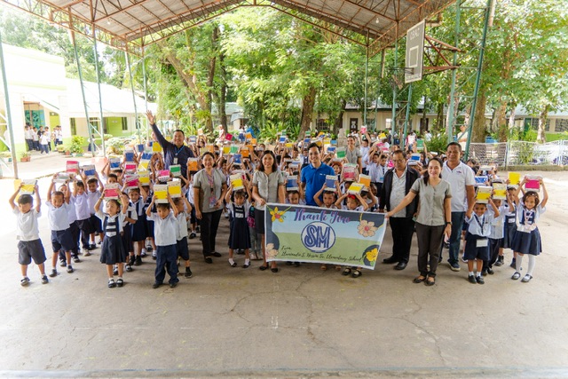 SM STORE TURNS OVER MORE THAN 93,000 NOTEBOOKS TO THOUSANDS OF UNDERPRIVILEGED STUDENTS THROUGH SHOP AND SHARE FOR EDUCATION