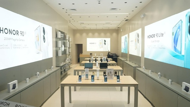 HONOR opens in the all-new SM City Sto. Tomas Batangas, aimsto dominate South 