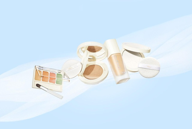 Your Loved Ones in a Holi-Daze With These Skin-Loving Christmas Gifts!