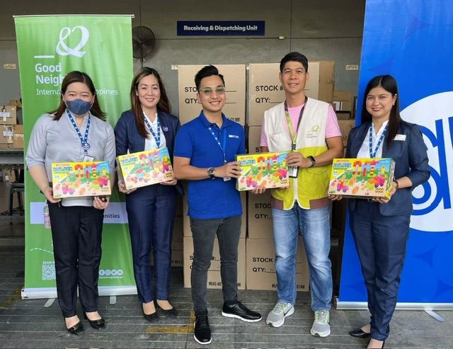 SM Store Celebrates Christmas with Shop & Share a Toy for Children