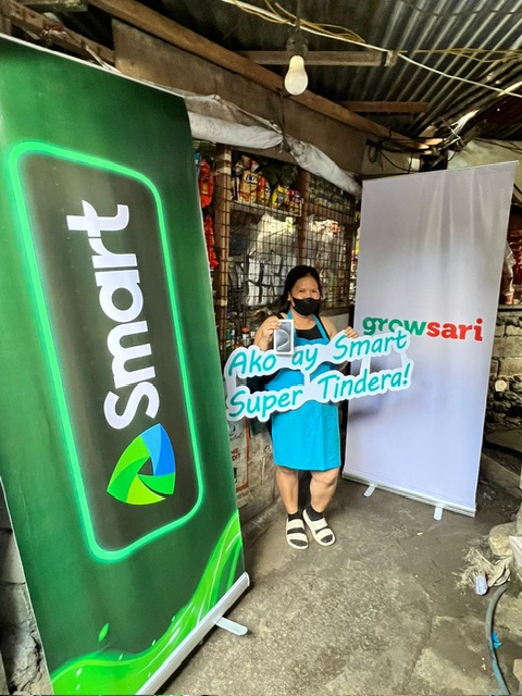 Sari-sari store owner wins iPhone 15 from Smart and GrowSari