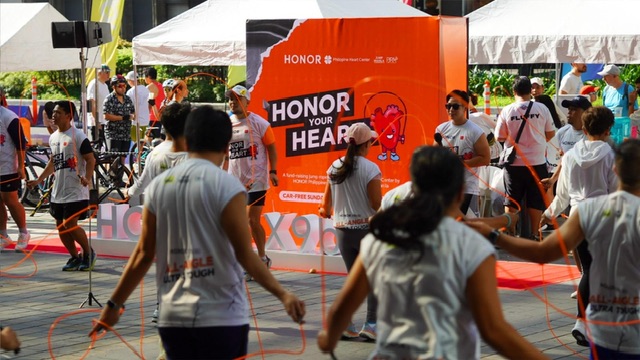 HONOR Philippines gathers over 500 jumpers to raise awareness for heart health 
