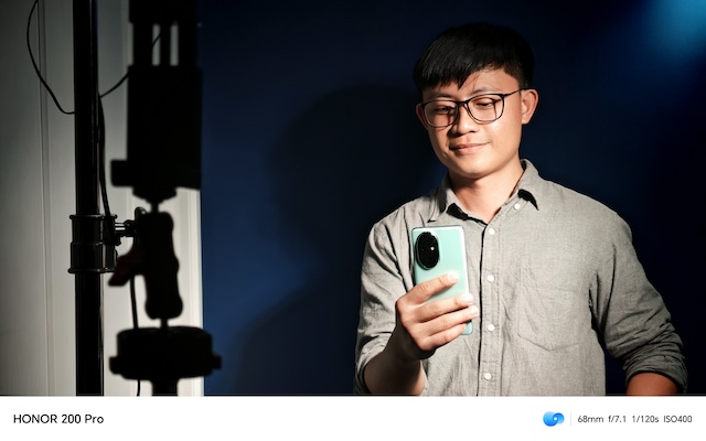 Is HONOR 200 at par with Professional Cameras? Photographer Weighs In