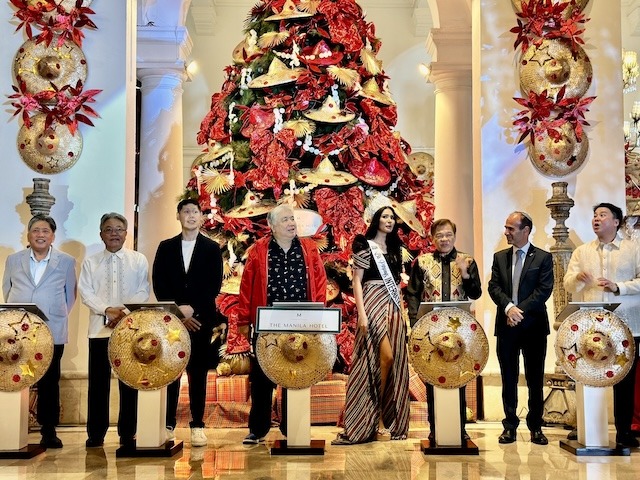 The Manila Hotel Heralds the Holiday Season with its Annual Christmas Tree Lighting Ceremony