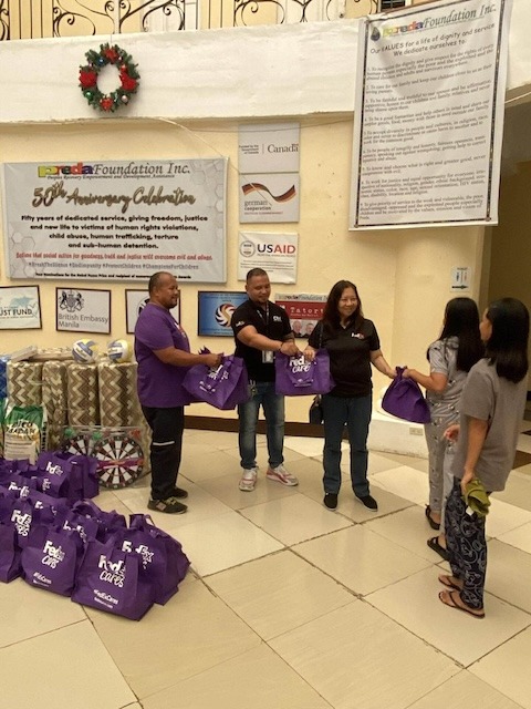 FedEx Teams Spread Festive Cheer, Supporting Underprivileged Communities in the Philippines