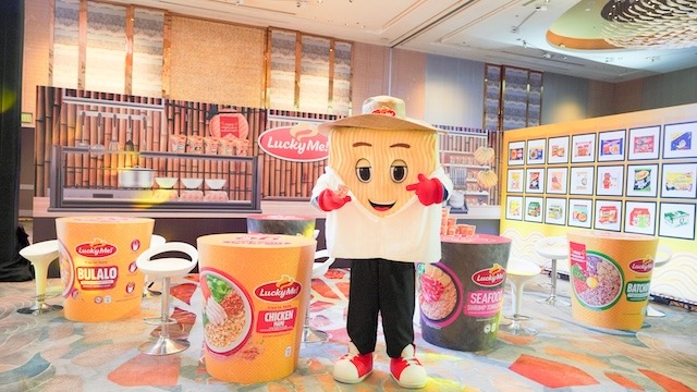 Lucky Me!'s Giant Go Cup Bulalo Steals Spotlight at WINA Summit 2025