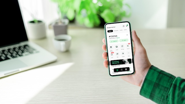 Break Free from the Paycheck-to-Paycheck Cycle with These Smart Money Moves