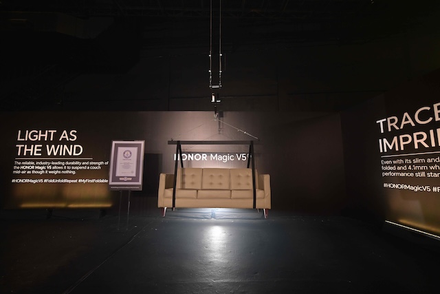 New HONOR Magic V5 Can Carry Sofa, 35-kg Dumbbell – Confirmed to launch on September 5!