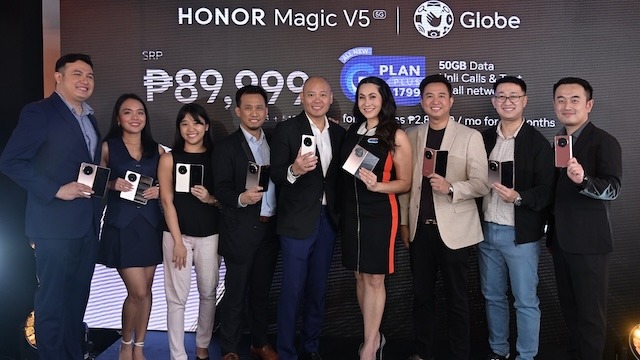 Foldable For the Pro: Get HONOR Magic V5 Now via Globe Postpaid Plans with a FREE Tablet