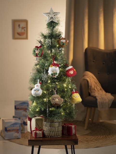 7-Eleven Brings the Holiday Charm with the City Cafe Christmas Blind Cups