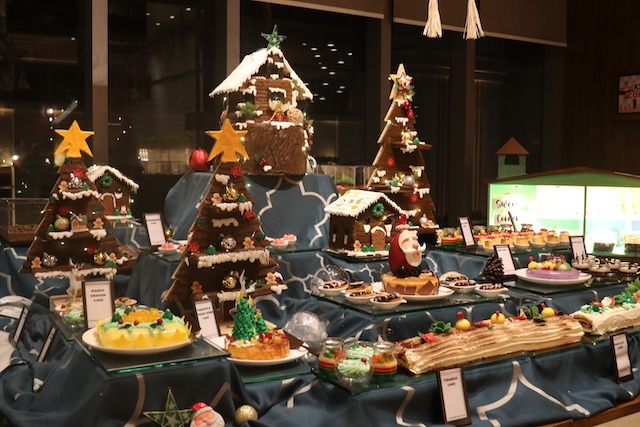 Hilton Manila Newport World Resorts Marks Its First Tree Lighting in Three Years with a Radiant Yuletide Celebration