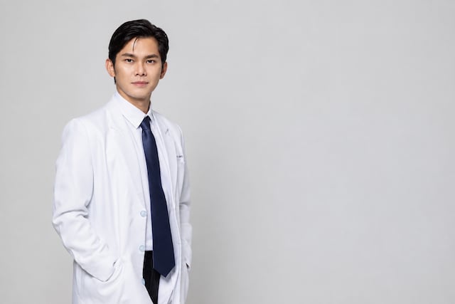 multi-awarded aesthetic physician Dr. James Co, founder of Cosma Institute and Architect of Aesthetic Confidence