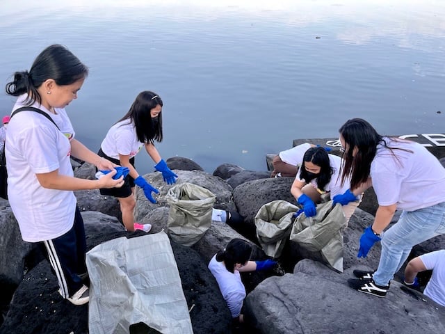 2GO Mobilizes Volunteers, Supports Nationwide Coastal Cleanup with Logistics and Supplies